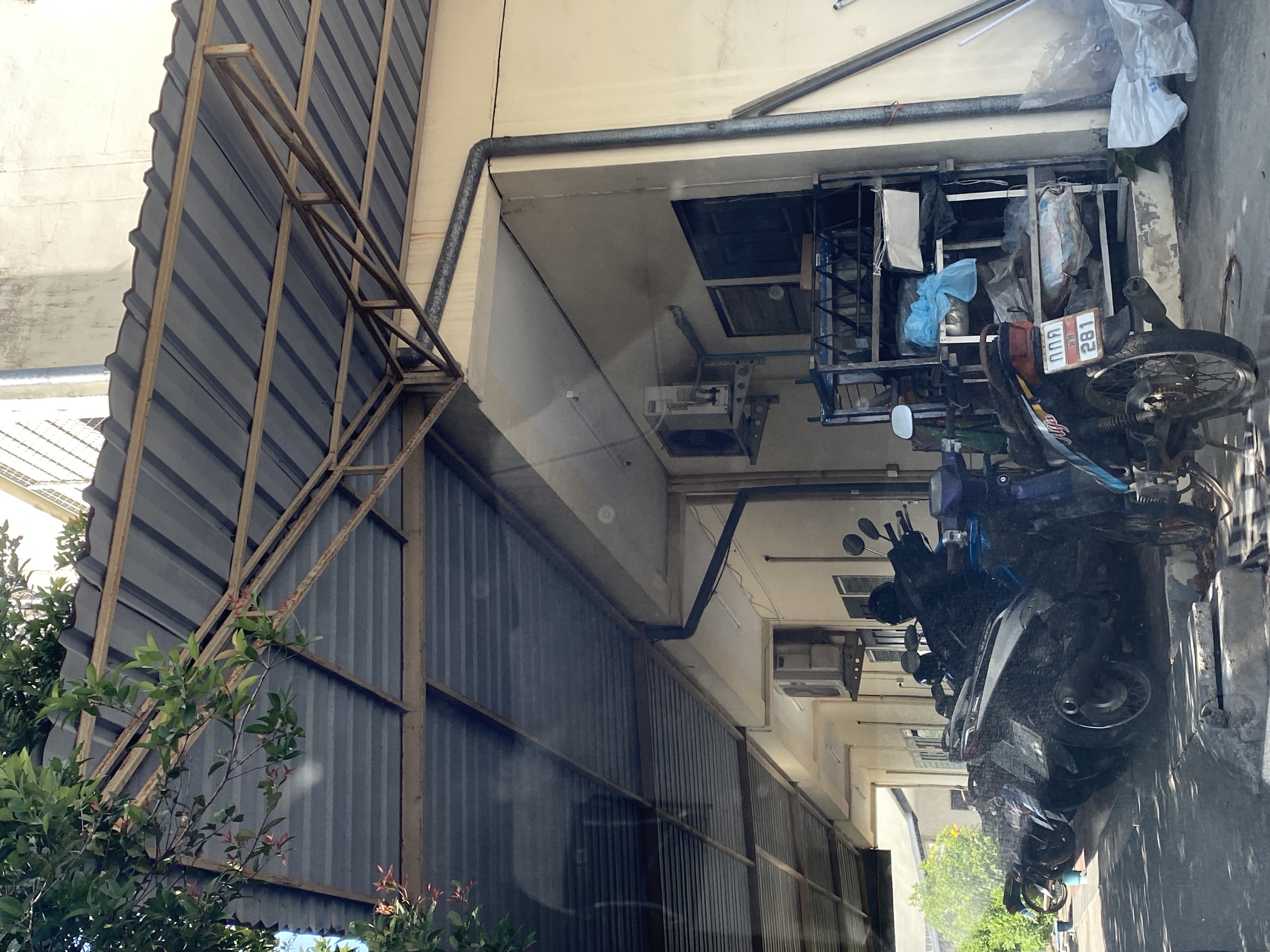 ห้องพักหลังร้านเป็นใหญ่